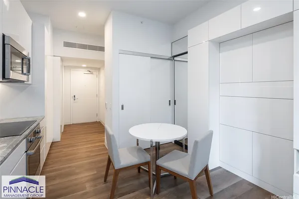 $2,600 | 987 Queen Street, Unit 708, Honolulu, HI 96814