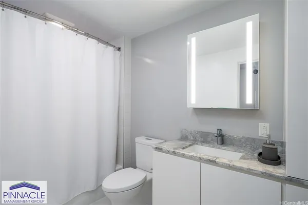$2,600 | 987 Queen Street, Unit 708, Honolulu, HI 96814