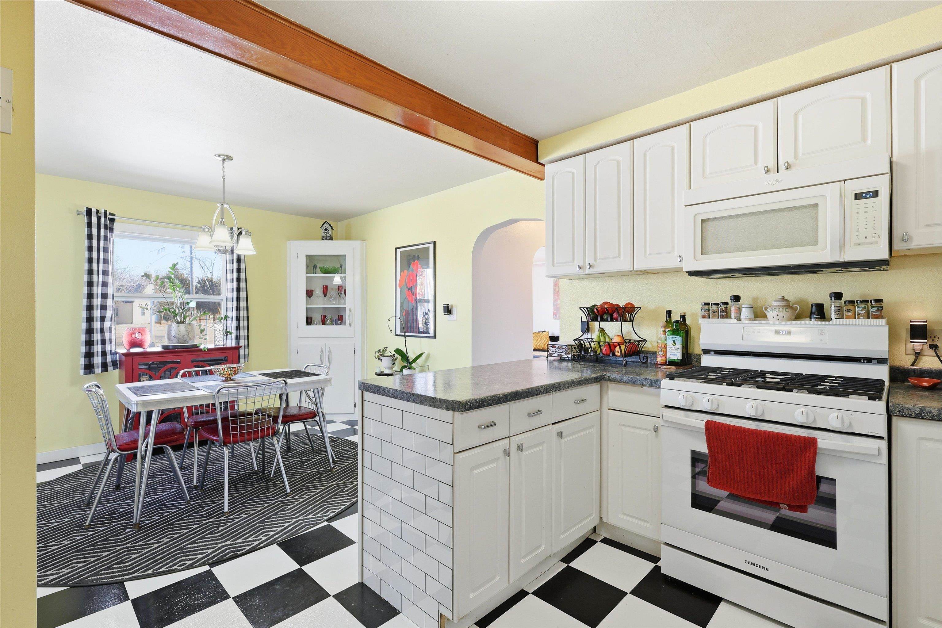 807 North Badger Avenue Appleton, WI 54914 - Photo 11 of 29