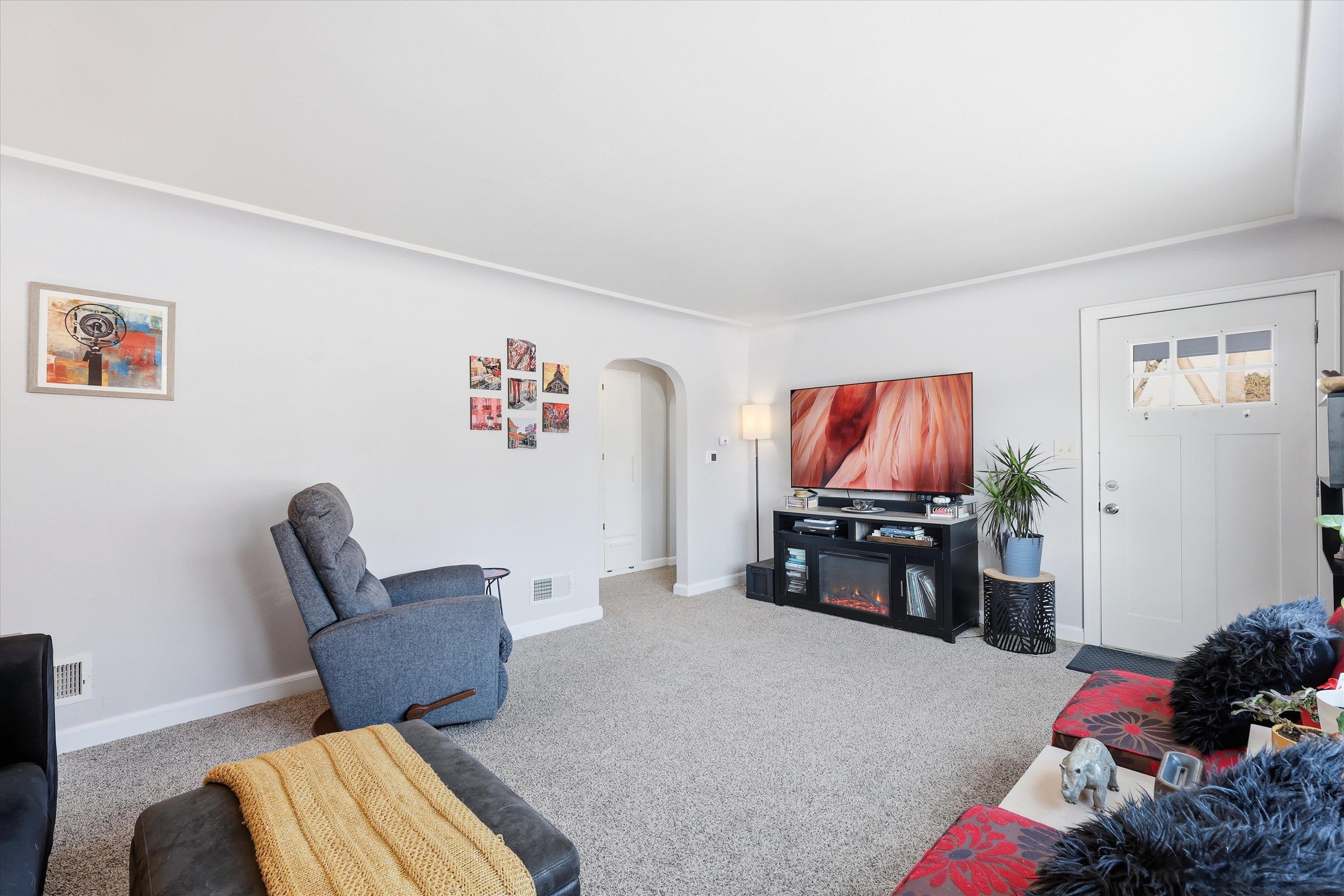 807 North Badger Avenue Appleton, WI 54914 - Photo 5 of 29