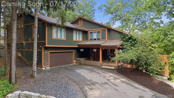 $1,350,000 | 7375 Parkwood Drive, Fenton, MI 48430