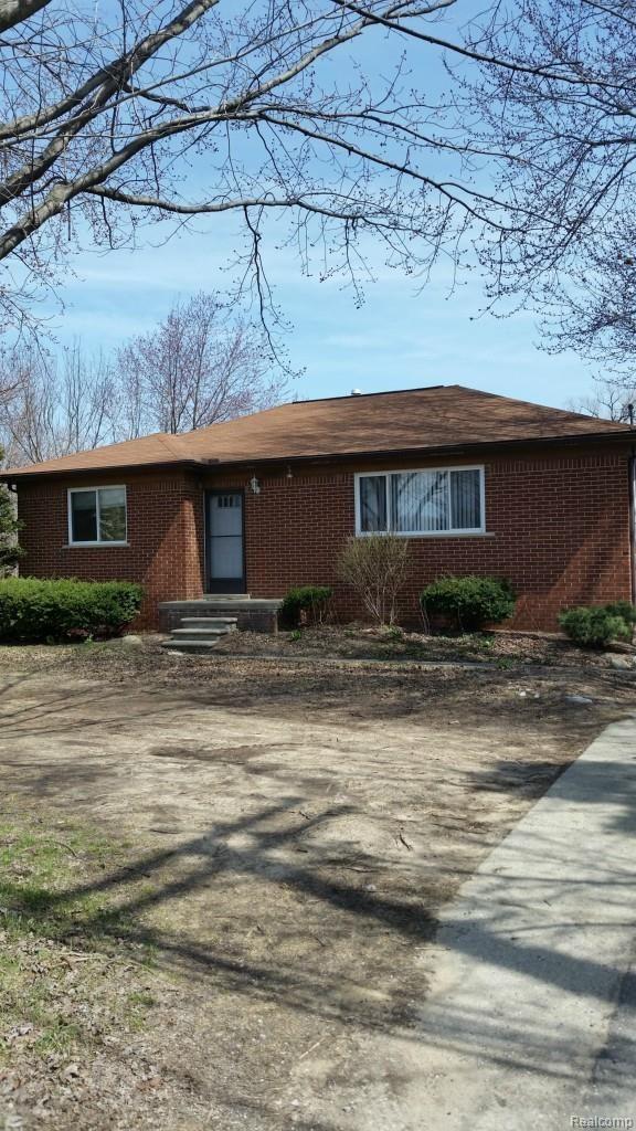 52140 Romeo Plank Road Macomb, MI 48042 - Photo 1 of 2 20150412_125348.jpg