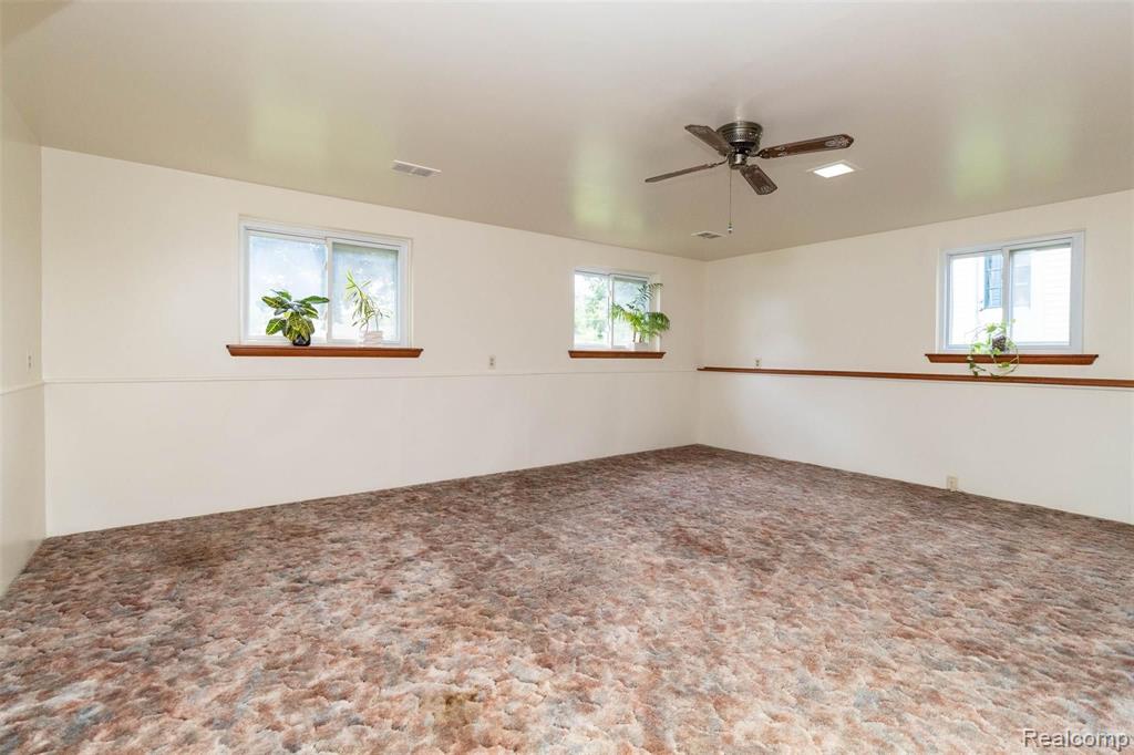 300 Middle Road Highland, MI 48357 - Photo 13 of 42