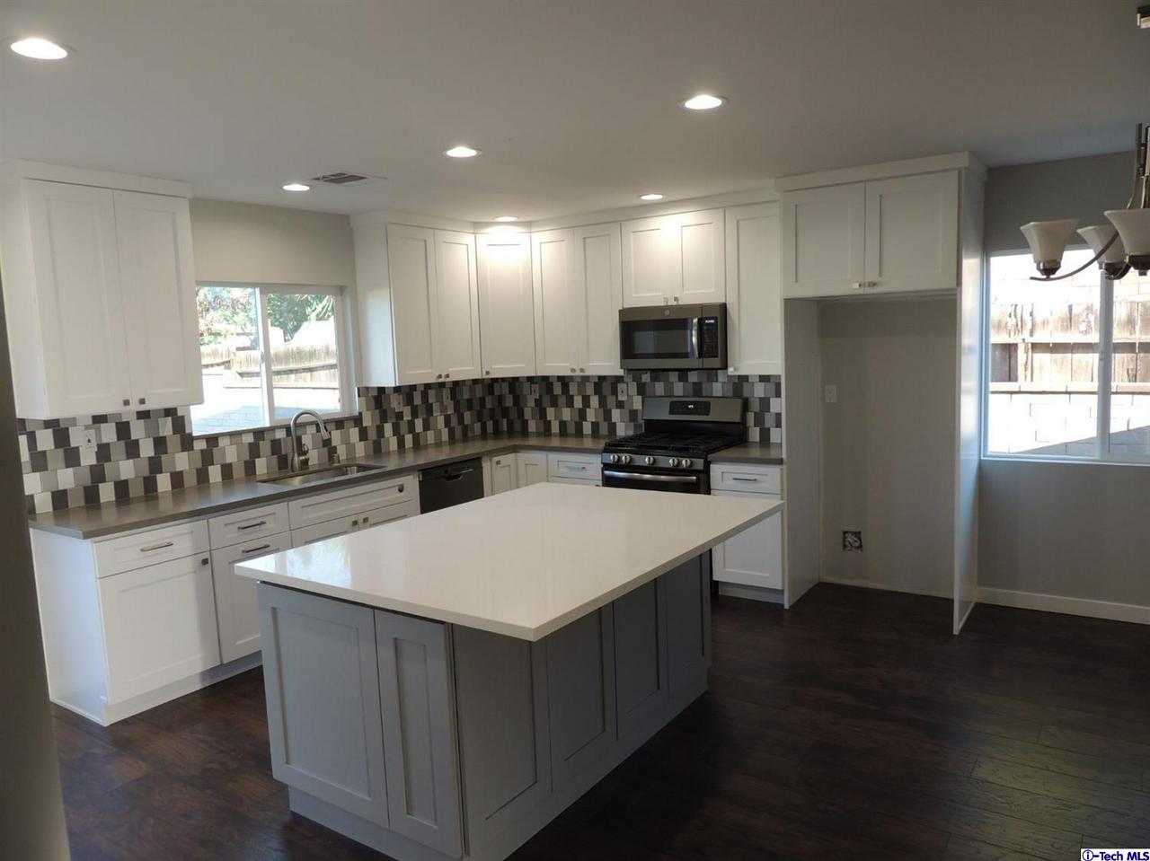 8446 Rincon Avenue Sun Valley, CA 91352 - Photo 3 of 12 Gallery Image 3