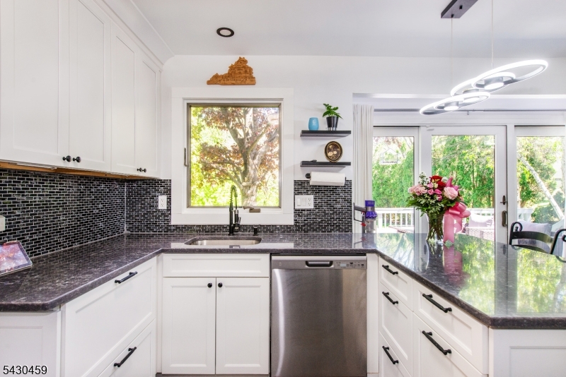 20 Knob Hill Road Hackettstown, NJ 07840 - Photo 9 of 35