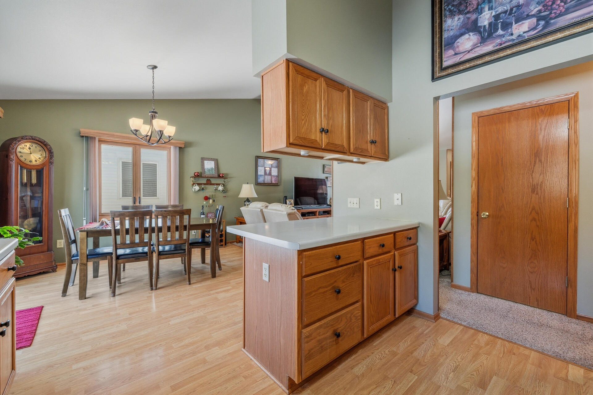 N162W20330 Butternut Lane Jackson, WI 53037 - Photo 12 of 29 Kitchen & Dinette
