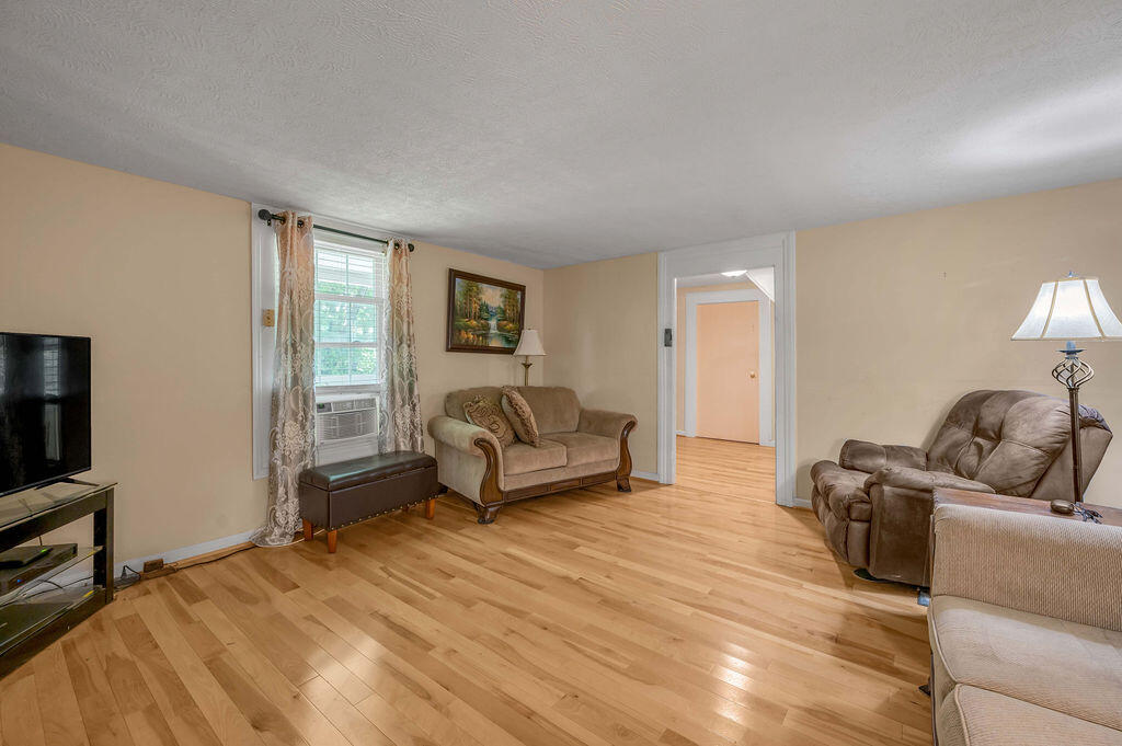 6745 Fords Mill Road Versailles, KY 40383 - Photo 19 of 47 TDB_7379