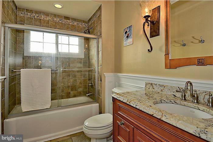 20628 St Louis Road Purcellville, VA 20132 - Photo 17 of 30 Bath