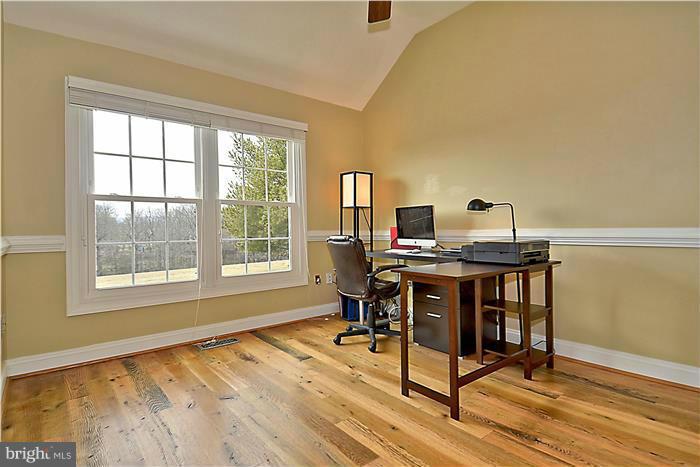 20628 St Louis Road Purcellville, VA 20132 - Photo 18 of 30 Bedroom