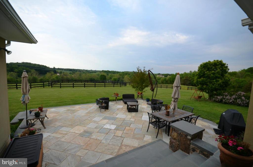 20628 St Louis Road Purcellville, VA 20132 - Photo 24 of 30 Exterior (Rear)