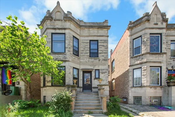 $2,990 | 3311 West Wrightwood Avenue, Unit 1, Chicago, IL 60647