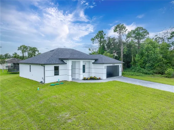 $2,450 | 2916 23rd Street West, Lehigh Acres, FL 33971