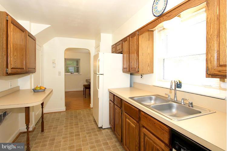 3 Lauer Terrace Silver Spring, MD 20901 - Photo 11 of 26 Kitchen