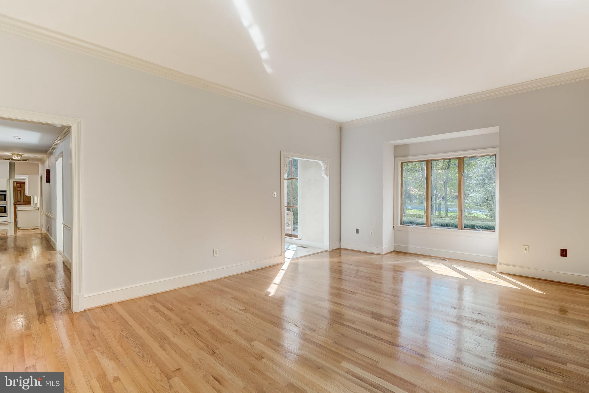 660 Bryants Nursery Road Silver Spring, MD 20905 - Photo 12 of 69 Family room