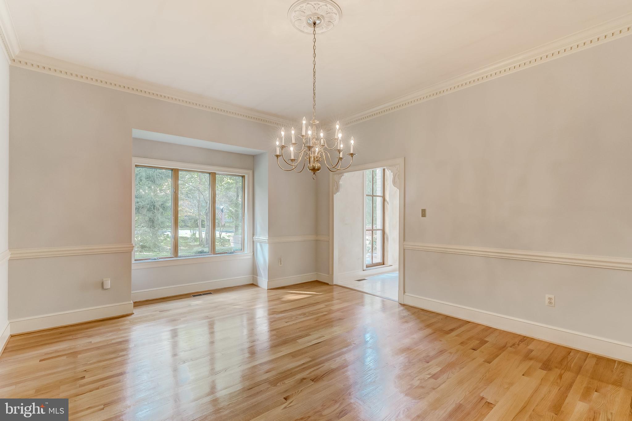 660 Bryants Nursery Road Silver Spring, MD 20905 - Photo 16 of 69 Dining room