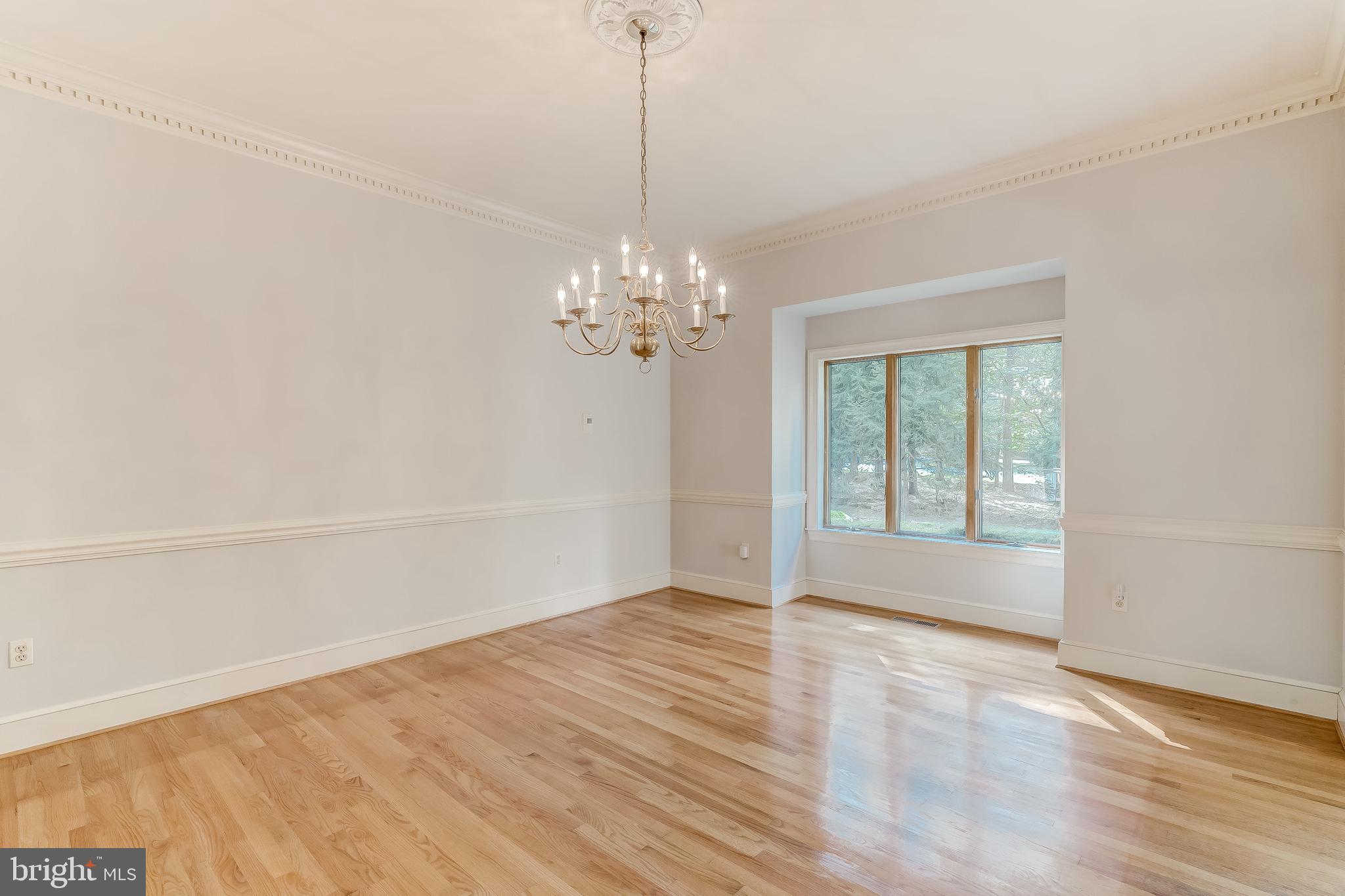 660 Bryants Nursery Road Silver Spring, MD 20905 - Photo 17 of 69 Dining room