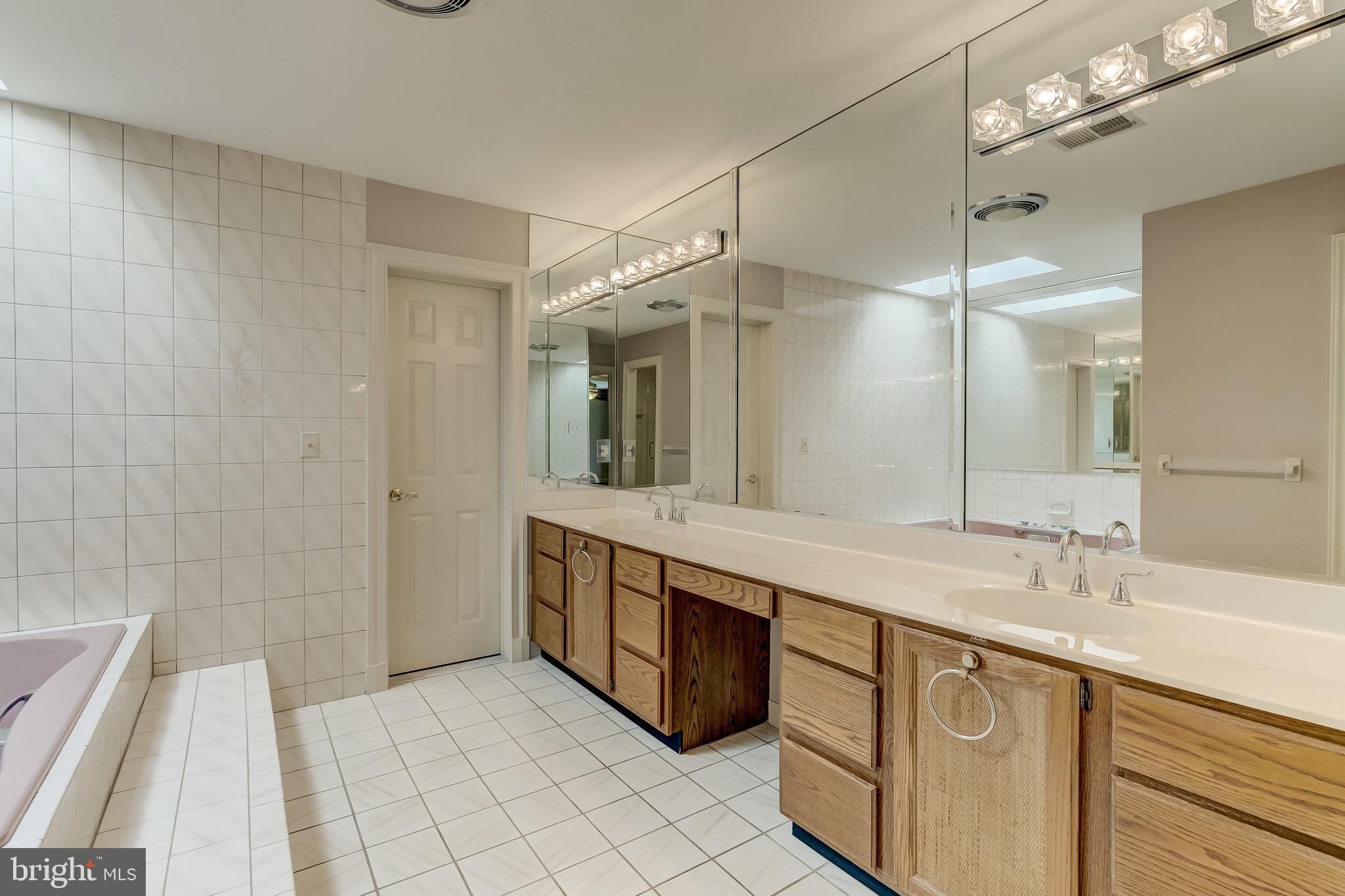 660 Bryants Nursery Road Silver Spring, MD 20905 - Photo 30 of 69 Owner's bathroom