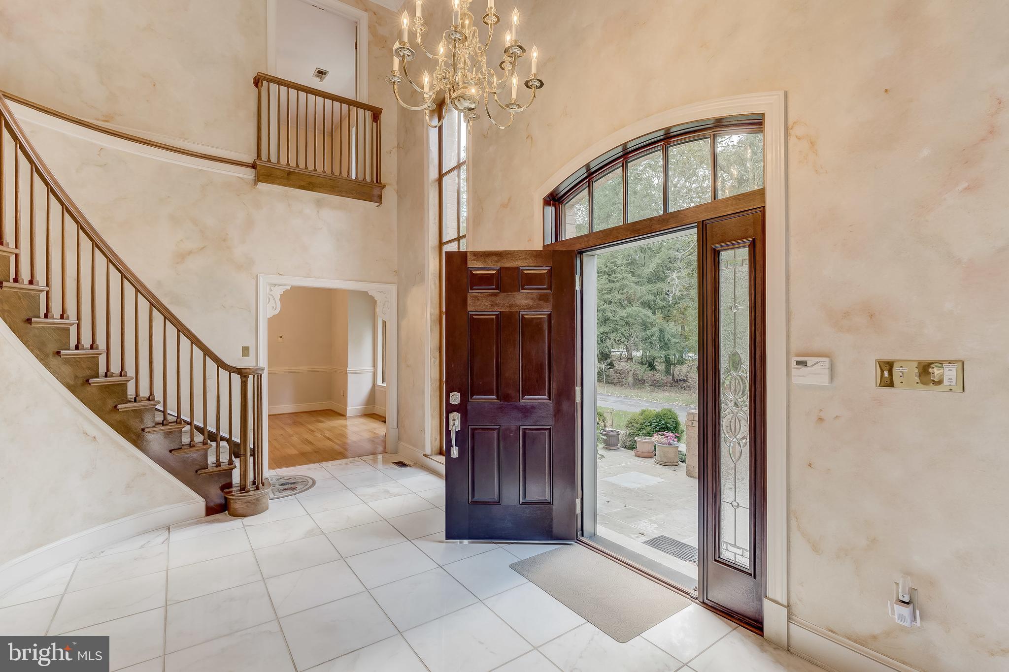 660 Bryants Nursery Road Silver Spring, MD 20905 - Photo 4 of 69 Foyer