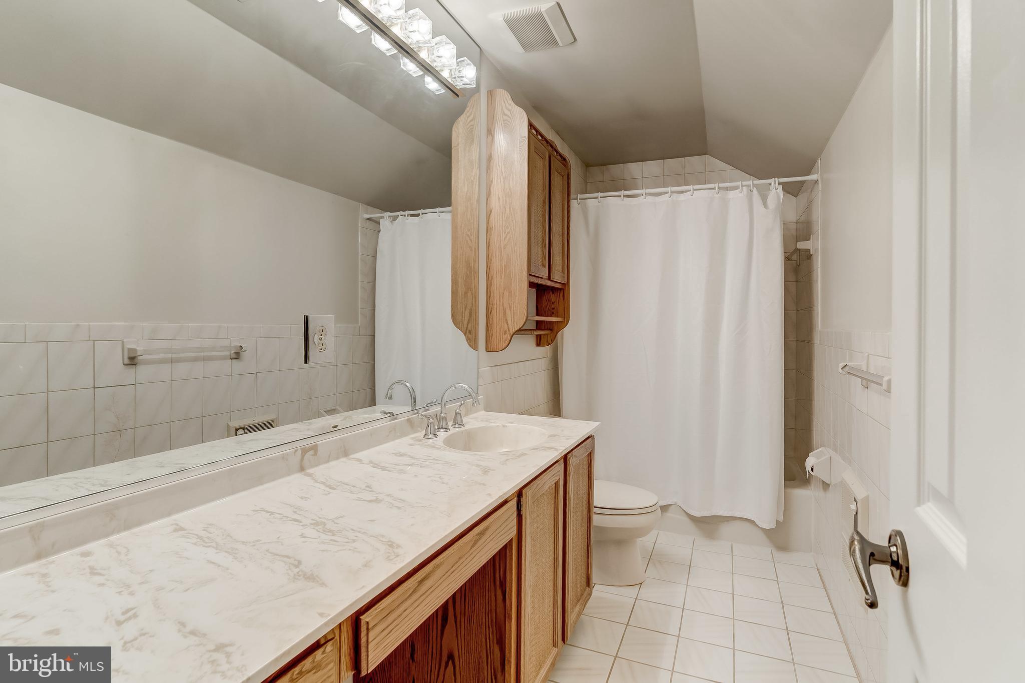 660 Bryants Nursery Road Silver Spring, MD 20905 - Photo 40 of 69 Full bath 1