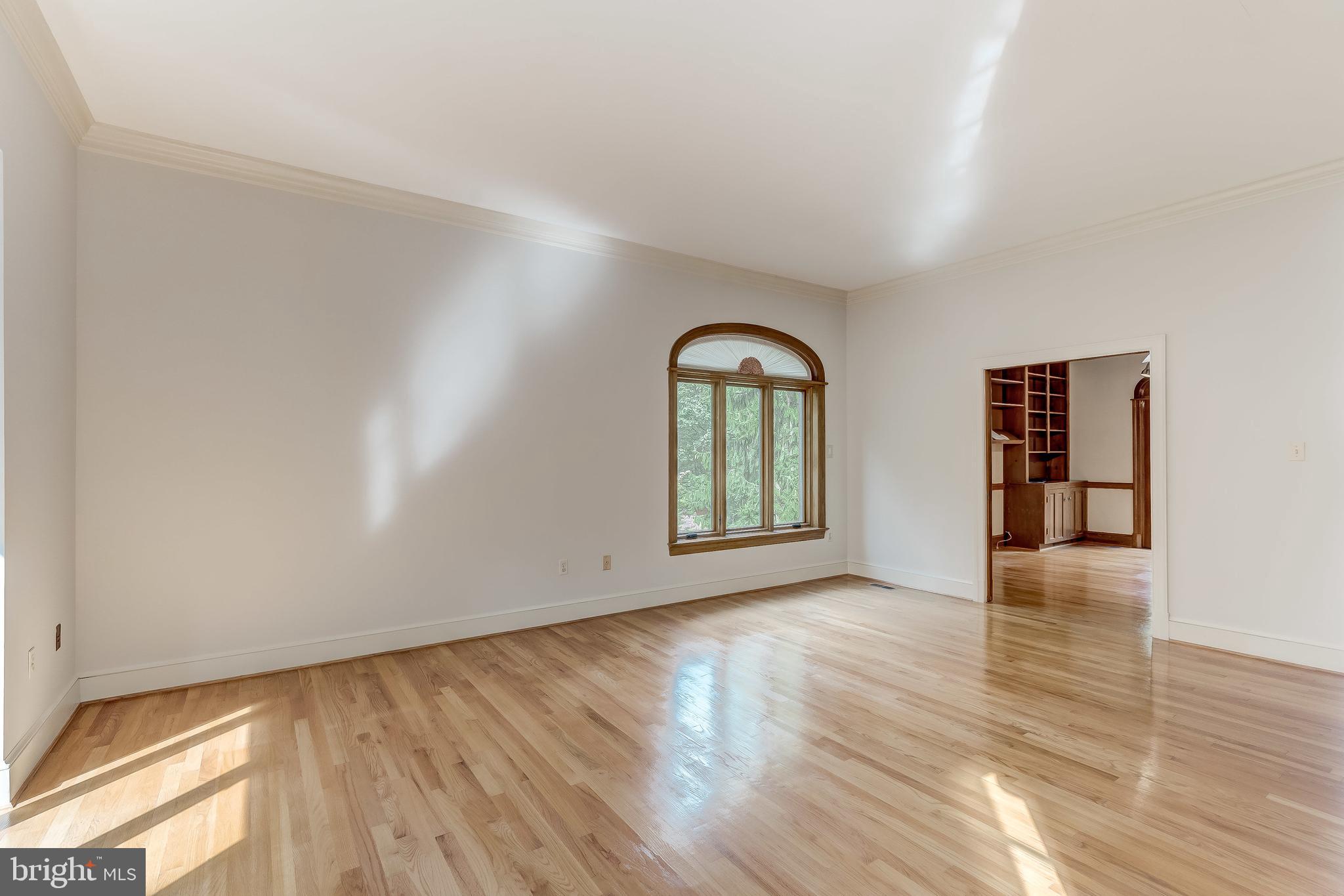 660 Bryants Nursery Road Silver Spring, MD 20905 - Photo 10 of 69 Family room