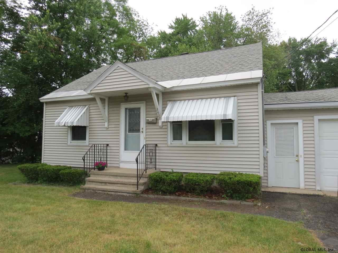 2427 Curry Road Rotterdam, NY 12303 - Photo 1 of 51 Photo 1