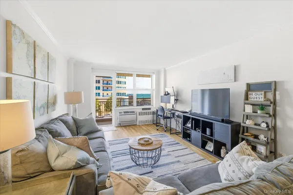 $478,999 | 410 East Broadway, Unit 4C, Long Beach, NY 11561