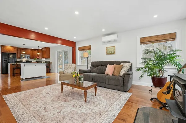 $699,900 | 171 Whitins Road, Sutton, MA 01590