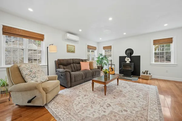 $699,900 | 171 Whitins Road, Sutton, MA 01590