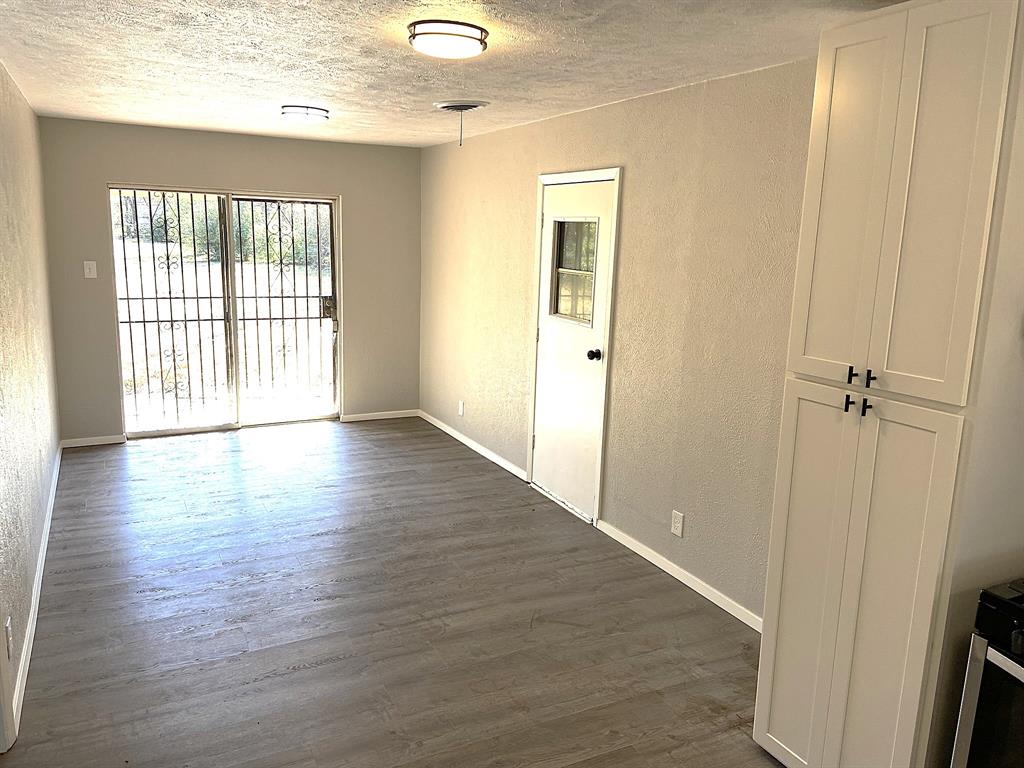1416 Glasgow Road Fort Worth, TX 76134 - Photo 3 of 15