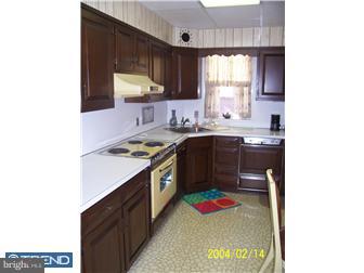 286 Sanford Road Upper Darby, PA 19082 - Photo 3 of 9 Kitchen