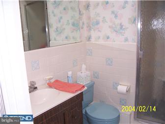286 Sanford Road Upper Darby, PA 19082 - Photo 8 of 9 Bathroom