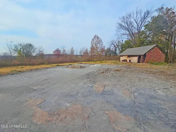 $49,900 | 664 County Line Road West, Greenville, MS 38703