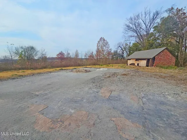 $49,900 | 664 County Line Road West, Greenville, MS 38703
