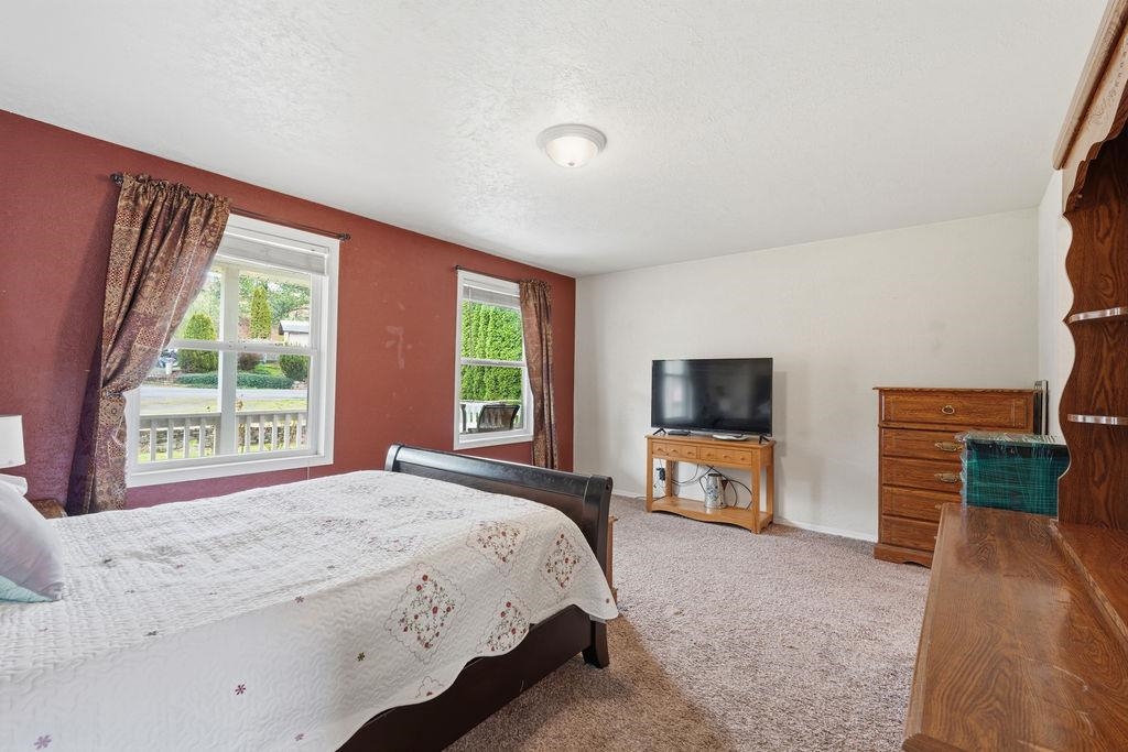 227 East Stringham Road Rockford, WA 99030 - Photo 11 of 37