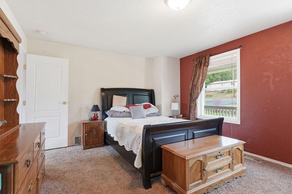 227 East Stringham Road Rockford, WA 99030 - Photo 13 of 37