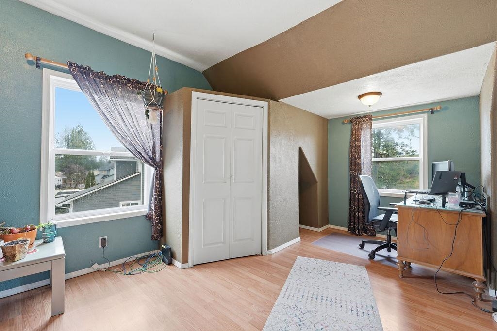 227 East Stringham Road Rockford, WA 99030 - Photo 18 of 37