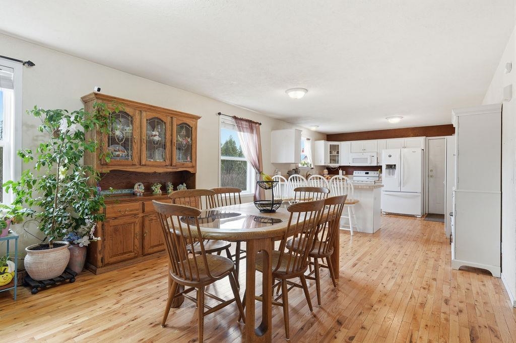 227 East Stringham Road Rockford, WA 99030 - Photo 9 of 37