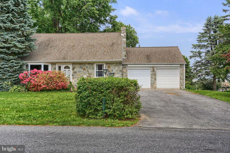 1236 Orchard Road Lititz, PA 17543 - Photo 2 of 26