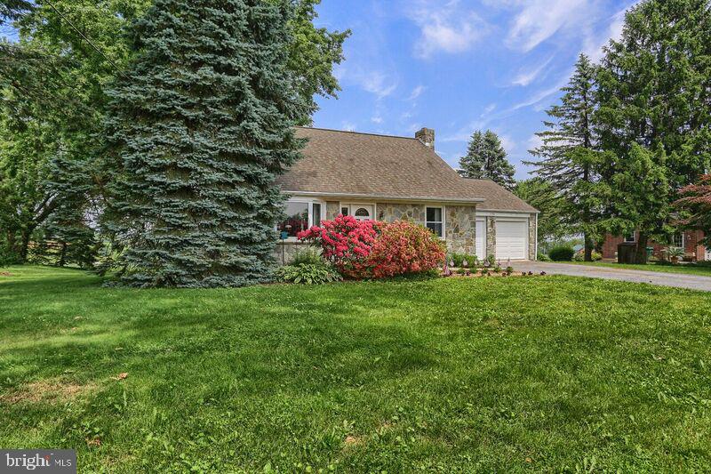 1236 Orchard Road Lititz, PA 17543 - Photo 3 of 26