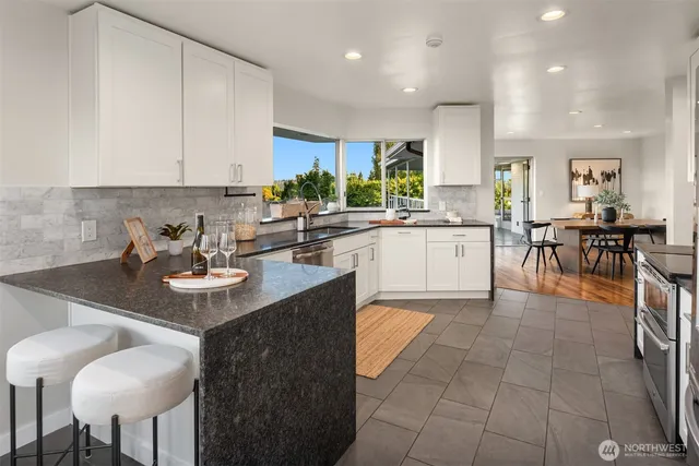 $2,080,000 | 6070 Seward Park Avenue South, Seattle, WA 98118