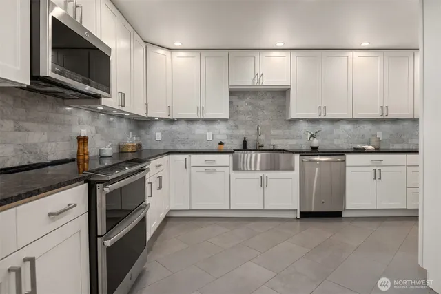 $2,080,000 | 6070 Seward Park Avenue South, Seattle, WA 98118