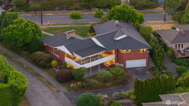 $2,080,000 | 6070 Seward Park Avenue South, Seattle, WA 98118