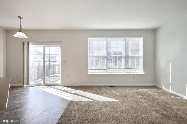 $210,000 | 2233 Live Oak Lane, Unit 2233, York, PA 17406