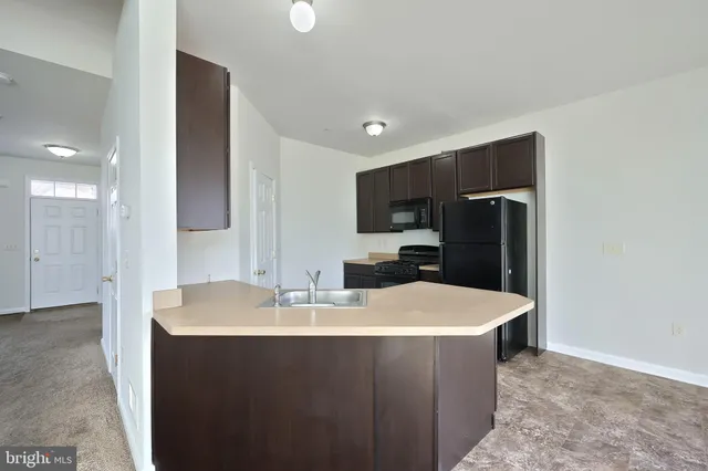 $210,000 | 2233 Live Oak Lane, Unit 2233, York, PA 17406