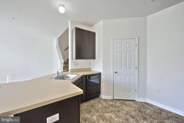 $210,000 | 2233 Live Oak Lane, Unit 2233, York, PA 17406