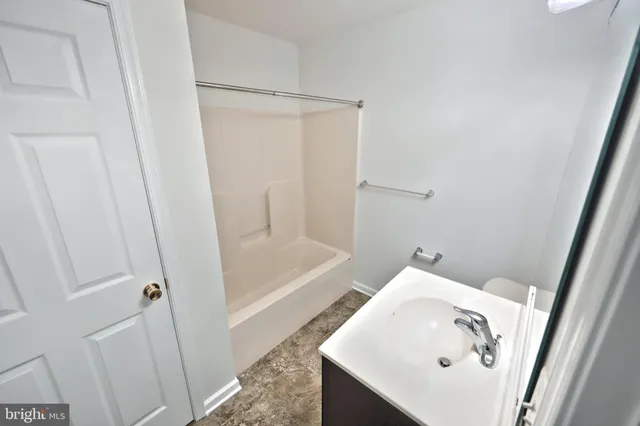 $210,000 | 2233 Live Oak Lane, Unit 2233, York, PA 17406