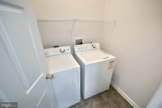 $210,000 | 2233 Live Oak Lane, Unit 2233, York, PA 17406