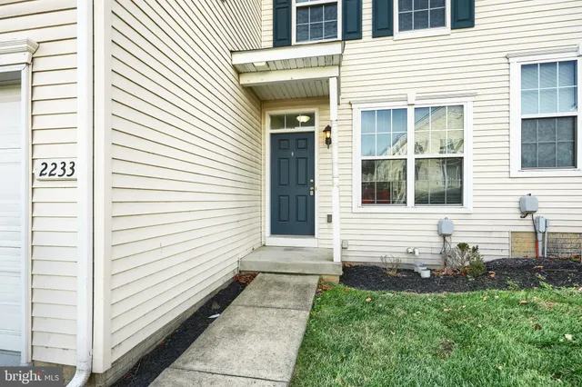 $210,000 | 2233 Live Oak Lane, Unit 2233, York, PA 17406