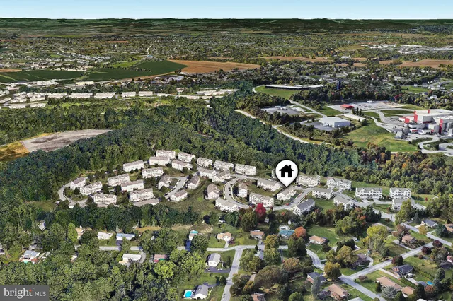 $210,000 | 2233 Live Oak Lane, Unit 2233, York, PA 17406