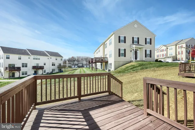 $210,000 | 2233 Live Oak Lane, Unit 2233, York, PA 17406